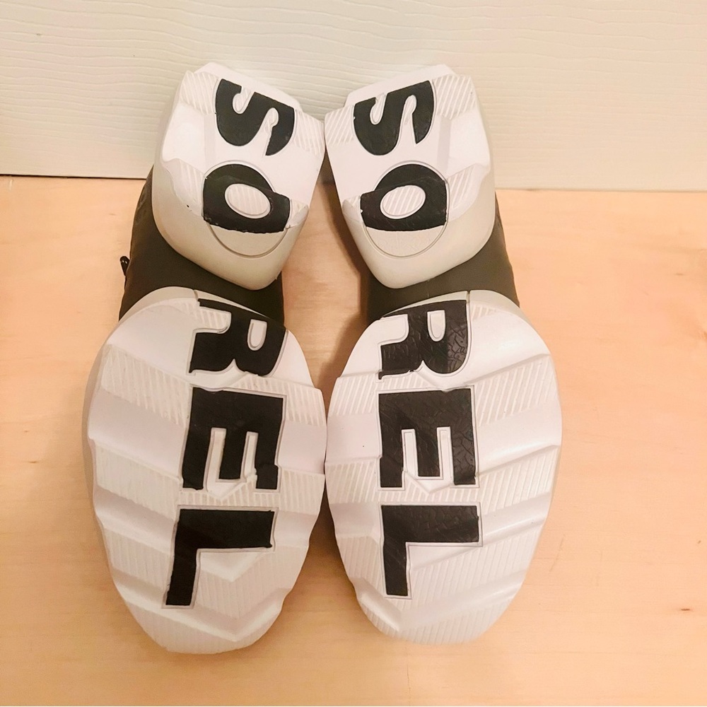Sorel Women's Kinetic Impact Lace Sneaker NWOT - Picture 5 of 8
